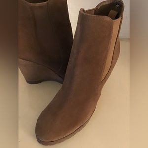 Michael Kors women chestnut brown platform wedge boots US 7.5
